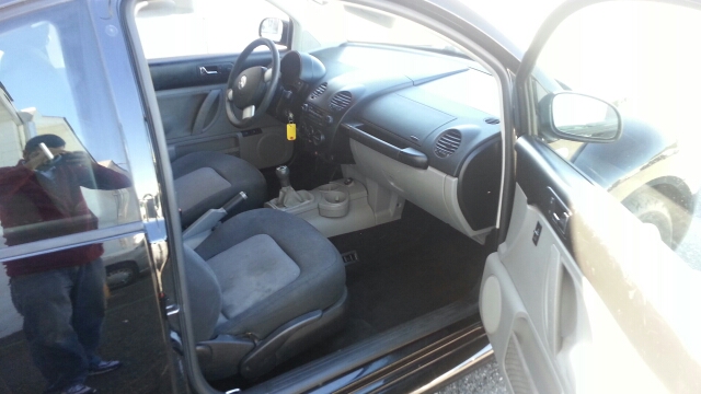 Volkswagen New Beetle 2003 photo 1