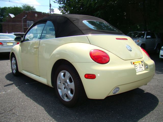 Volkswagen New Beetle 2003 photo 2