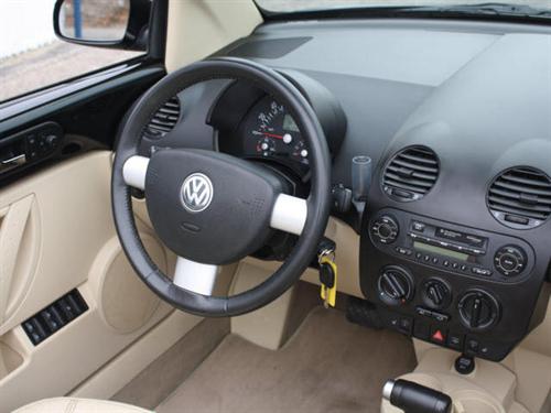 Volkswagen New Beetle 2003 photo 4