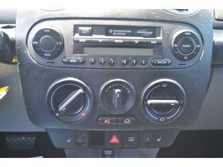 Volkswagen New Beetle 2003 photo 1