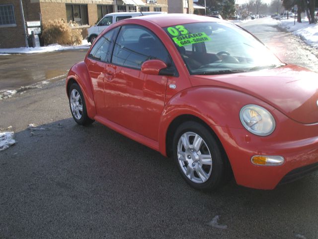 Volkswagen New Beetle 2003 photo 1