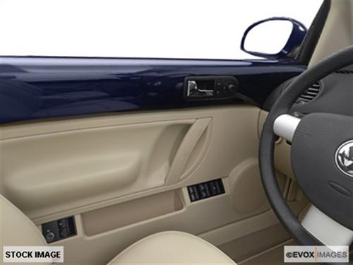 Volkswagen New Beetle FWD 4dr Sport Other