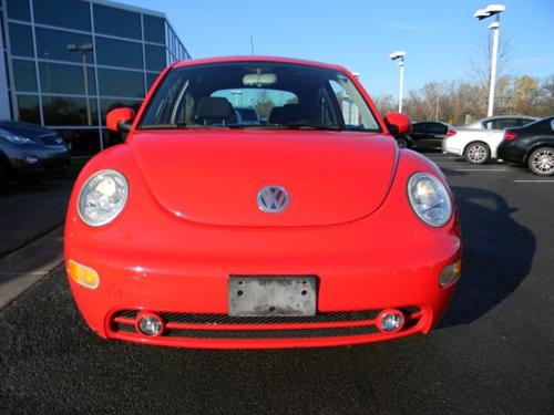 Volkswagen New Beetle FWD 4dr Sport Other