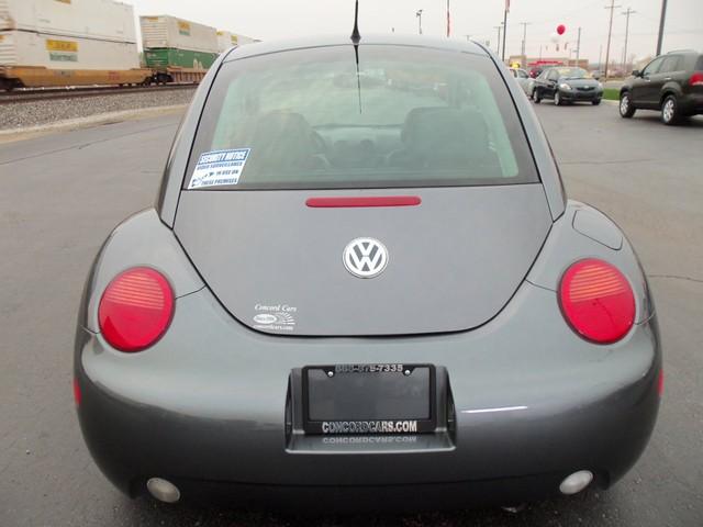 Volkswagen New Beetle 2003 photo 2