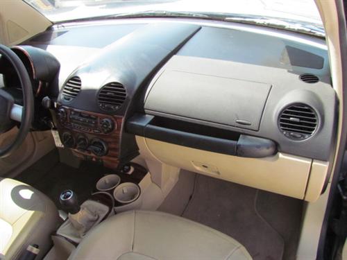 Volkswagen New Beetle FWD 4dr Sport Other