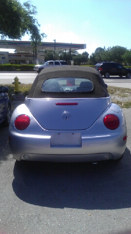 Volkswagen New Beetle 2003 photo 1