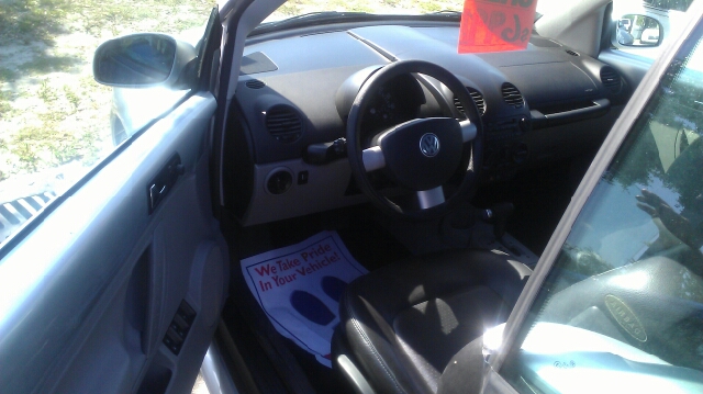 Volkswagen New Beetle 2003 photo 2
