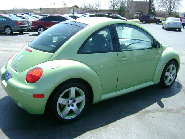 Volkswagen New Beetle 2003 photo 3