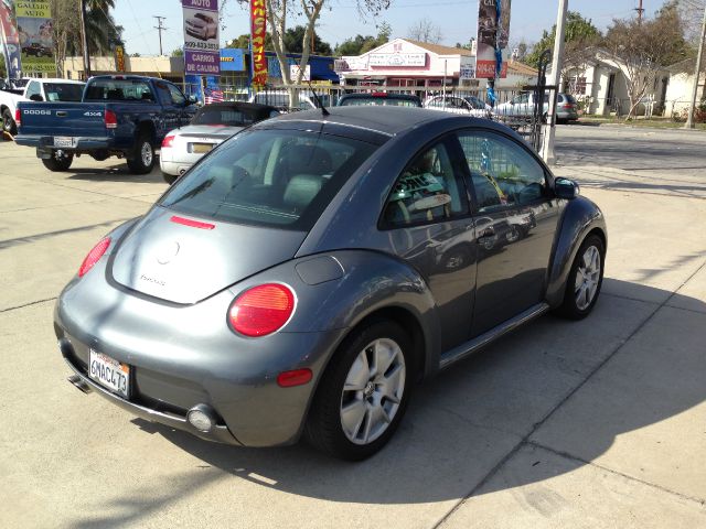 Volkswagen New Beetle 2003 photo 1
