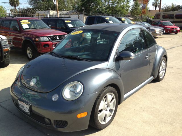 Volkswagen New Beetle 2003 photo 4