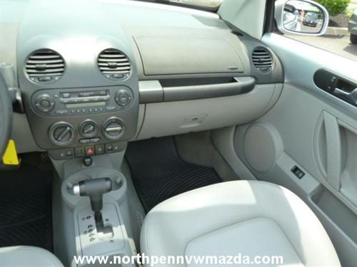 Volkswagen New Beetle 2003 photo 1