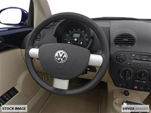 Volkswagen New Beetle 2003 photo 1