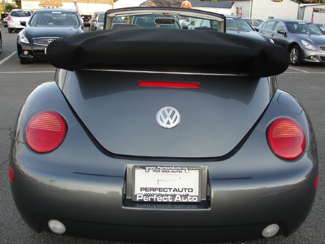 Volkswagen New Beetle 2004 photo 2