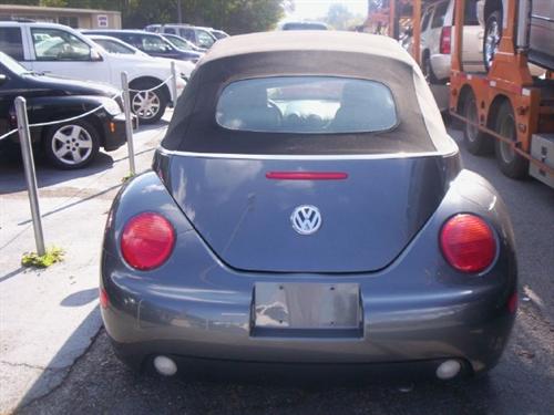 Volkswagen New Beetle 2004 photo 1