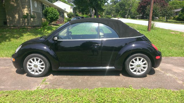 Volkswagen New Beetle 2004 photo 2
