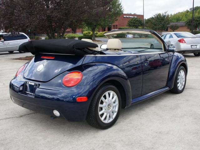 Volkswagen New Beetle 2004 photo 2