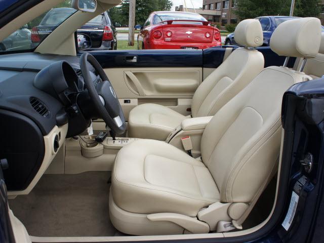 Volkswagen New Beetle 2004 photo 4