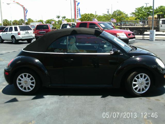 Volkswagen New Beetle 2004 photo 1