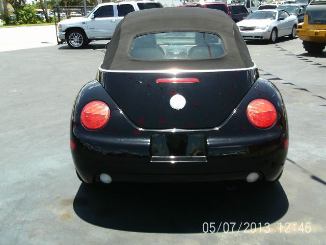 Volkswagen New Beetle 2004 photo 2