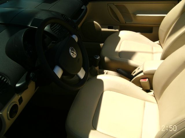 Volkswagen New Beetle 2004 photo 4