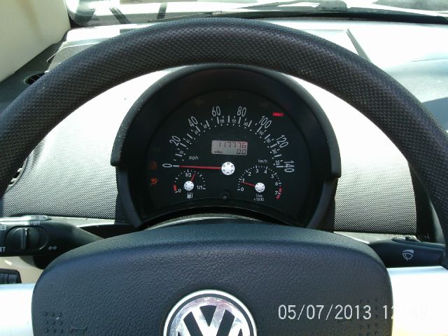 Volkswagen New Beetle 2004 photo 6