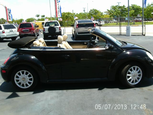 Volkswagen New Beetle 2004 photo 9