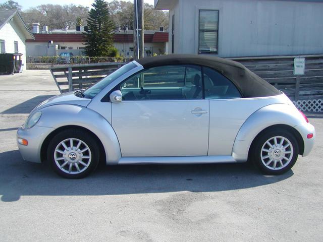 Volkswagen New Beetle 2004 photo 0
