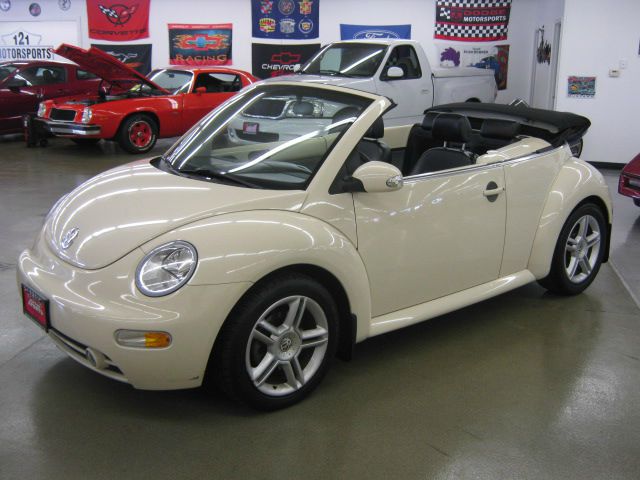 Volkswagen New Beetle 2004 photo 0