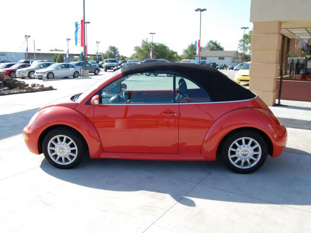 Volkswagen New Beetle 2004 photo 1