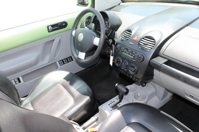 Volkswagen New Beetle 2004 photo 3