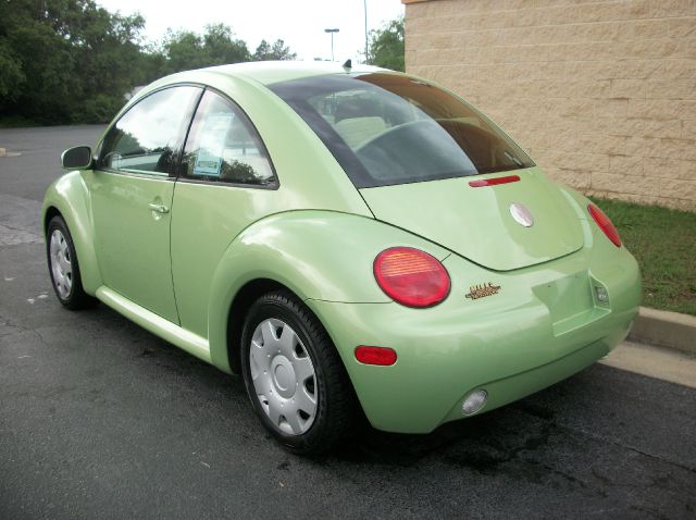Volkswagen New Beetle 2004 photo 4
