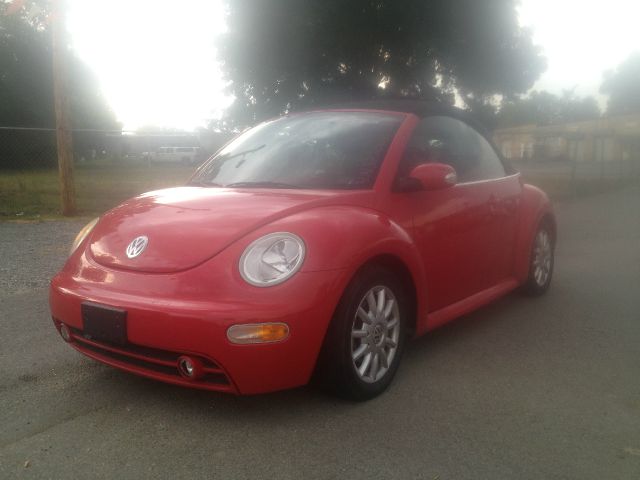 Volkswagen New Beetle 2004 photo 1