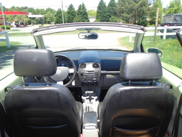 Volkswagen New Beetle 2500 Extended Cab 4WD SLT Convertible