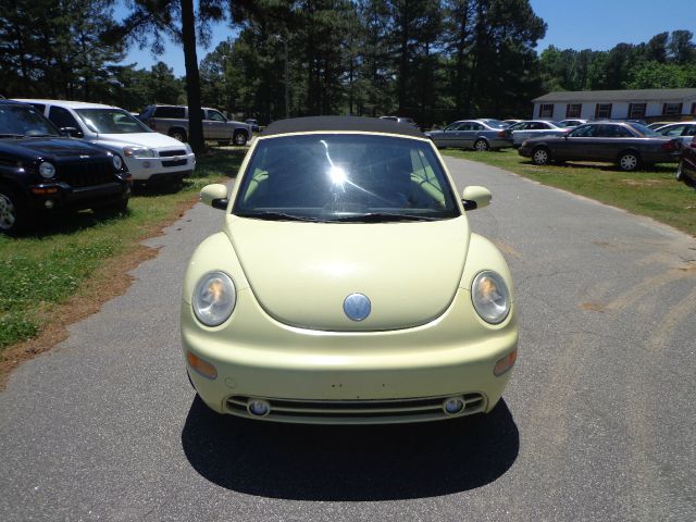 Volkswagen New Beetle 2004 photo 13