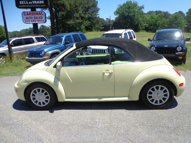 Volkswagen New Beetle 2004 photo 15