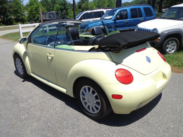 Volkswagen New Beetle 2004 photo 2
