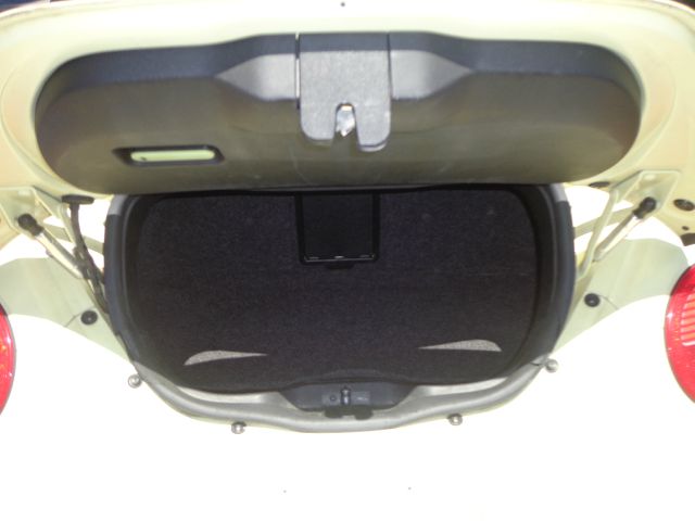 Volkswagen New Beetle 2004 photo 3