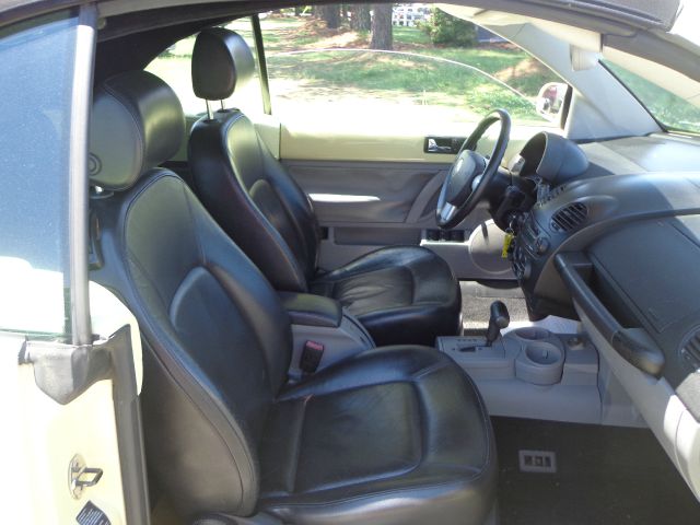 Volkswagen New Beetle 2004 photo 4