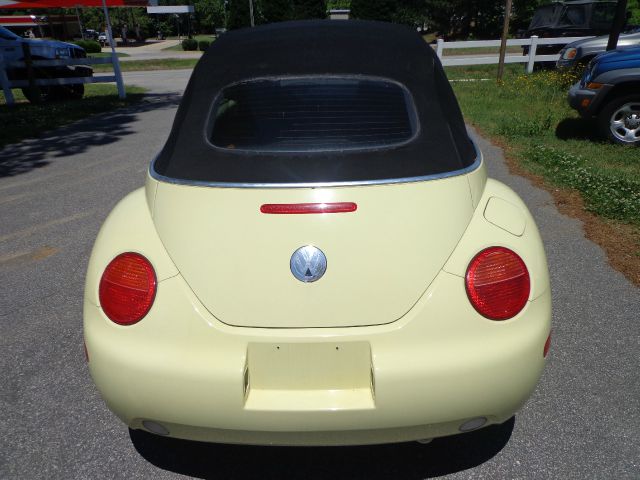 Volkswagen New Beetle 2004 photo 5