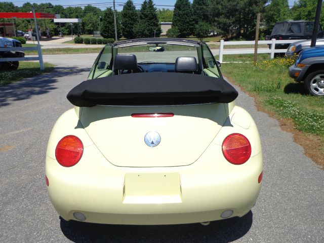 Volkswagen New Beetle 2004 photo 6