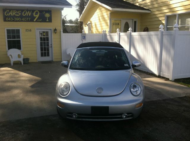 Volkswagen New Beetle 2004 photo 2