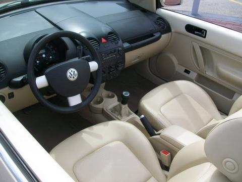 Volkswagen New Beetle 2004 photo 1