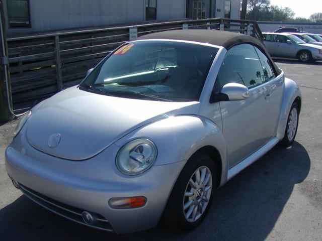 Volkswagen New Beetle 2004 photo 0