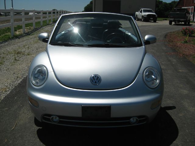 Volkswagen New Beetle 2004 photo 17