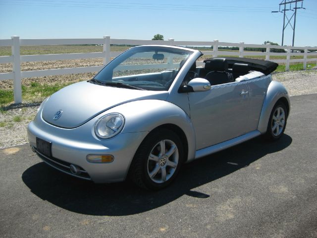 Volkswagen New Beetle 2004 photo 18