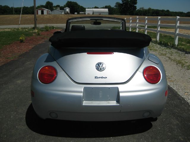 Volkswagen New Beetle 2004 photo 19