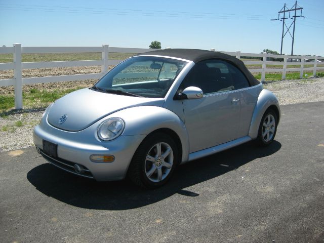 Volkswagen New Beetle 2004 photo 21