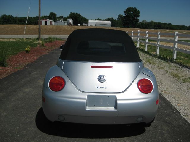 Volkswagen New Beetle 2004 photo 8