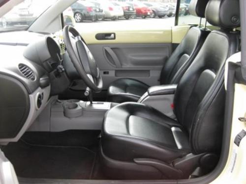 Volkswagen New Beetle FWD 4dr Sport Other
