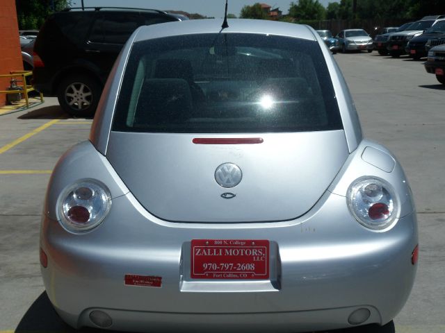 Volkswagen New Beetle 2004 photo 1